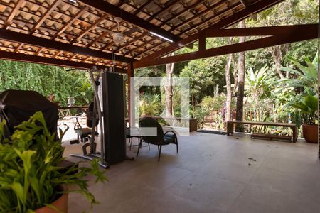 Área externa de casa de condomínio à venda com 5 quartos, 500m² em Retiro do Chalé, Brumadinho