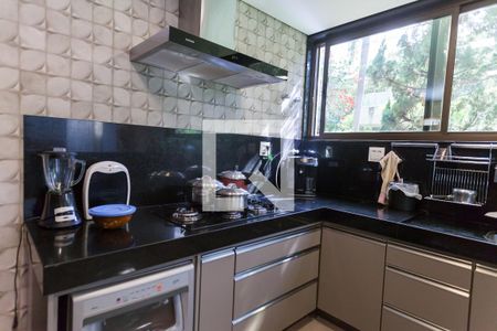 Cozinha de casa de condomínio à venda com 5 quartos, 390m² em Retiro do Chalé, Brumadinho