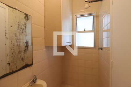 Banheiro de Serviço de apartamento para alugar com 3 quartos, 88m² em Vila Gilda, Santo André