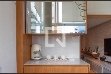 Varanda de apartamento à venda com 1 quarto, 90m² em Vila Nova Conceição, São Paulo