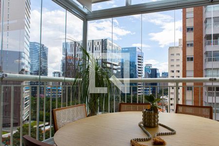 Varanda de apartamento à venda com 1 quarto, 90m² em Vila Nova Conceição, São Paulo