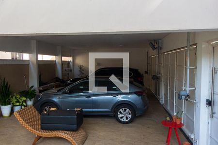 Garagem de casa à venda com 4 quartos, 800m² em Interlagos, São Paulo