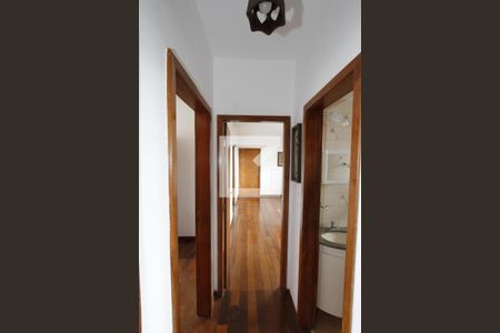 Corredor de apartamento à venda com 3 quartos, 70m² em Calafate, Belo Horizonte