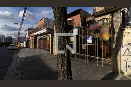 Fachada e plaquinha de casa à venda com 4 quartos, 209m² em Jardim Maringa, São Paulo