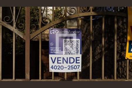 Plaquinha de casa à venda com 4 quartos, 209m² em Jardim Maringa, São Paulo