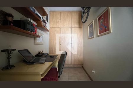 Quarto de Serviço de apartamento à venda com 3 quartos, 135m² em Sumarezinho, São Paulo