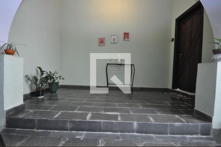 Hall de entrada de casa à venda com 3 quartos, 160m² em Vila Gustavo, São Paulo