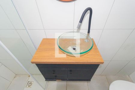 Banheiro de kitnet/studio para alugar com 1 quarto, 27m² em Vila Oratorio, São Paulo