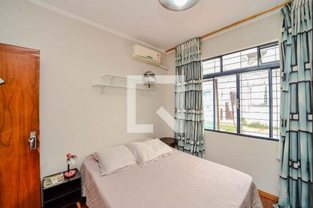 Quarto 1 de casa à venda com 3 quartos, 270m² em Jardim Lindóia, Porto Alegre