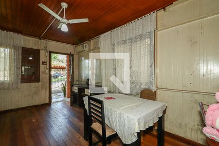 Sala de casa à venda com 3 quartos, 200m² em Morro Santana, Porto Alegre