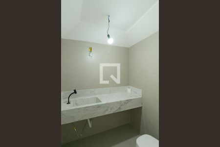 Lavabo de casa à venda com 3 quartos, 184m² em Vila Cloris, Belo Horizonte