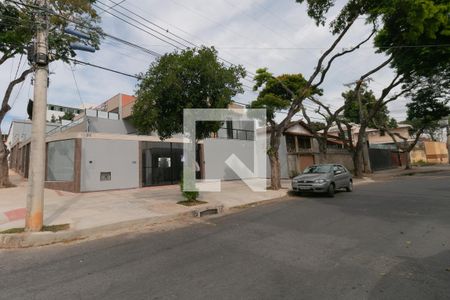 Fachada  de casa à venda com 3 quartos, 184m² em Vila Cloris, Belo Horizonte