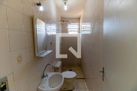 Banheiro de casa à venda com 2 quartos, 50m² em Engenhoca, Niterói