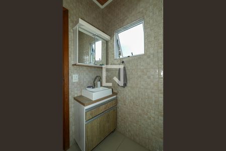 Banheiro da Suíte de casa à venda com 3 quartos, 130m² em Jardim Floresta, Porto Alegre