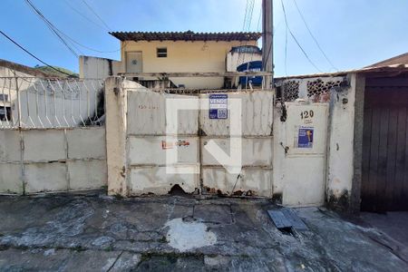 Fachada de casa à venda com 2 quartos, 80m² em Engenhoca, Niterói