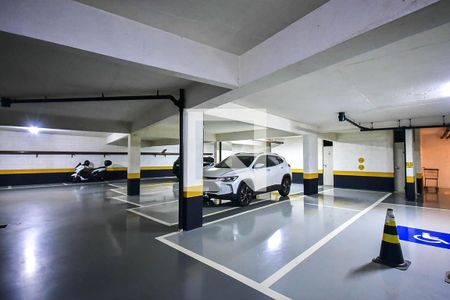 Vagas de Garagem de apartamento à venda com 2 quartos, 74m² em Paraíso do Morumbi, São Paulo