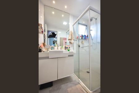 Banheiro Suíte de apartamento à venda com 2 quartos, 74m² em Paraíso do Morumbi, São Paulo