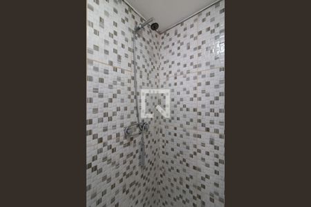Banheiro de apartamento à venda com 3 quartos, 56m² em Jardim Cocaia, Guarulhos