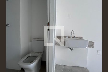 Banheiro social de kitnet/studio à venda com 1 quarto, 22m² em Jardim das Acacias, São Paulo