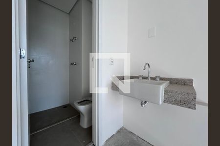 Banheiro de kitnet/studio à venda com 1 quarto, 22m² em Jardim das Acacias, São Paulo