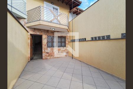 Garagem de casa à venda com 2 quartos, 100m² em Vila Romero, São Paulo