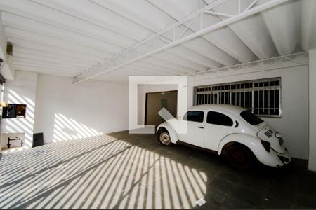 Garagem de casa à venda com 4 quartos, 223m² em Vila Rosalia, Guarulhos