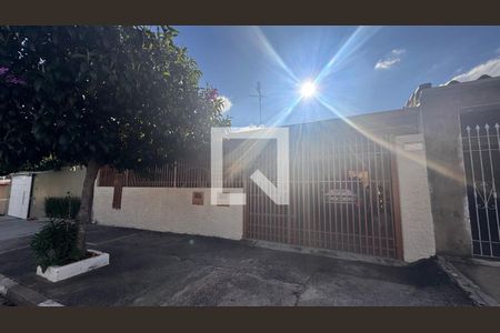Fachada de casa à venda com 3 quartos, 110m² em Jardim Santa Eudoxia, Campinas