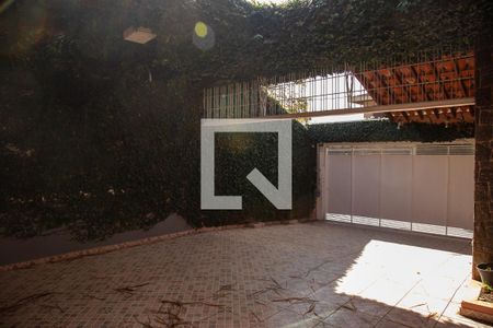 Garagem de casa à venda com 4 quartos, 404m² em Chácara Monte Alegre, São Paulo