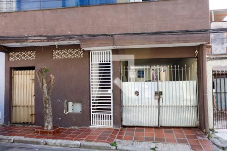 Fachada de casa à venda com 7 quartos, 150m² em Conceicao, Osasco