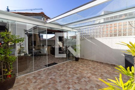 Quintal de casa à venda com 3 quartos, 145m² em Vila do Castelo, São Paulo