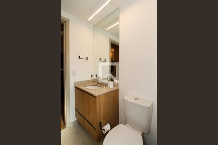 Banheiro de kitnet/studio para alugar com 1 quarto, 30m² em Pinheiros, São Paulo
