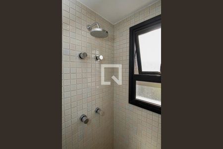 Banheiro de kitnet/studio para alugar com 1 quarto, 30m² em Pinheiros, São Paulo