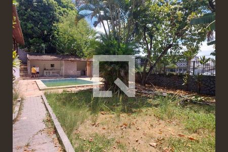 Casa à venda com 4 quartos, 400m² em Pendotiba, Niterói