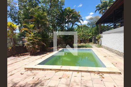 Casa à venda com 4 quartos, 400m² em Pendotiba, Niterói