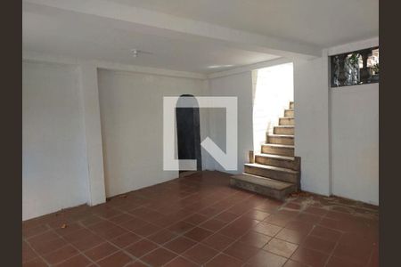 Casa à venda com 4 quartos, 400m² em Pendotiba, Niterói