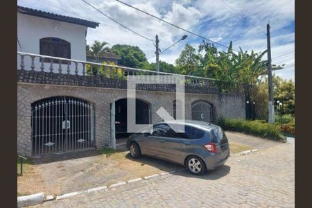 Casa à venda com 4 quartos, 400m² em Pendotiba, Niterói