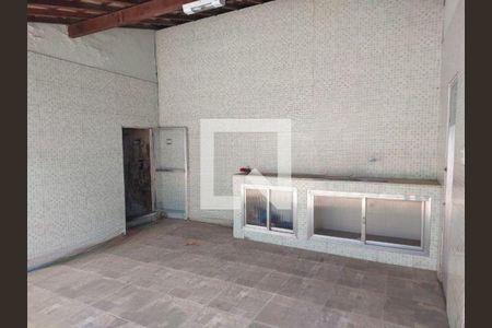 Casa à venda com 4 quartos, 400m² em Pendotiba, Niterói