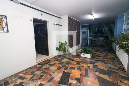 Apartamento à venda com 101m², 2 quartos e 1 vaga Apartamento à venda com 101m², 2 quartos e 1 vagaHall de entrada