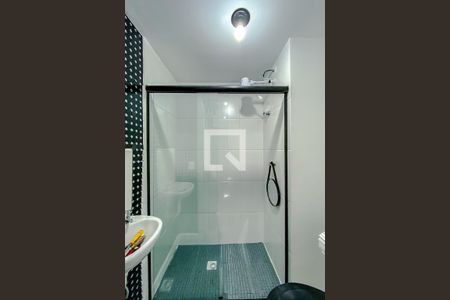 Banheiro de kitnet/studio para alugar com 1 quarto, 15m² em Mooca, São Paulo