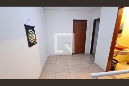 Hall de casa para alugar com 3 quartos, 175m² em Jardim Quaresmeira 2, Suzano