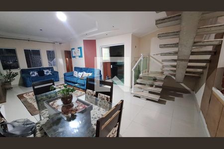 Sala de casa para alugar com 3 quartos, 175m² em Jardim Quaresmeira 2, Suzano