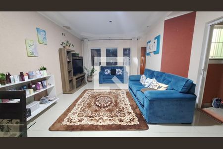 Sala de casa para alugar com 3 quartos, 175m² em Jardim Quaresmeira 2, Suzano