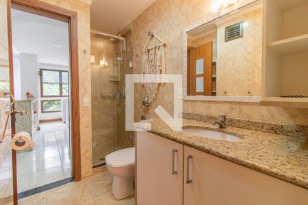 Banheiro de apartamento para alugar com 1 quarto, 60m² em Centro Histórico, Porto Alegre