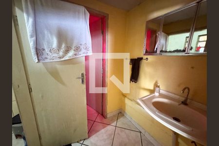 Banheiro de casa à venda com 3 quartos, 400m² em Milionários, Belo Horizonte
