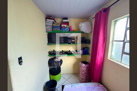 Quarto de Serviço de casa à venda com 3 quartos, 400m² em Milionários, Belo Horizonte