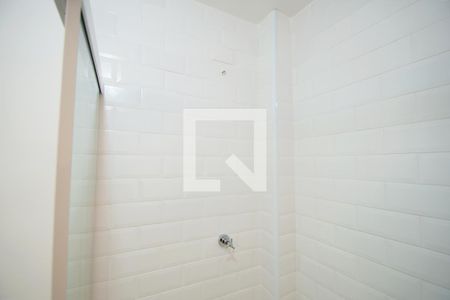 Banheiro Social de apartamento à venda com 1 quarto, 56m² em Pinheiros, São Paulo