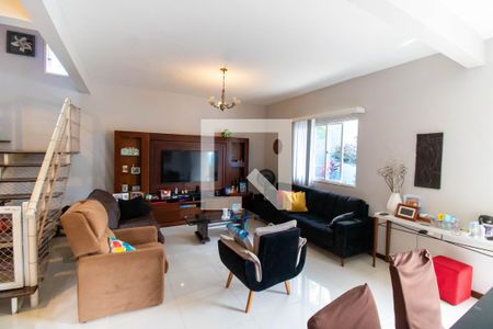 Sala de casa à venda com 4 quartos, 207m² em Itaipu, Niterói