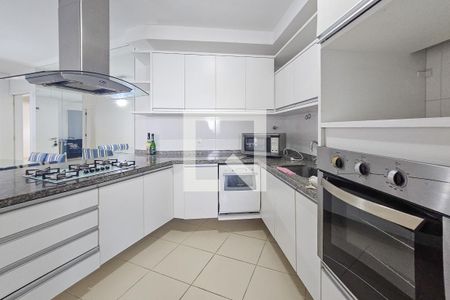 Cozinha de apartamento para alugar com 3 quartos, 119m² em Jardim Tres Marias, Guarujá