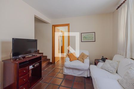 Sala de TV de casa à venda com 4 quartos, 316m² em Vila Madalena, São Paulo