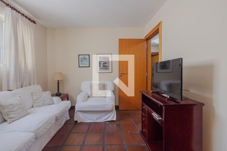 Sala de TV de casa à venda com 4 quartos, 316m² em Vila Madalena, São Paulo